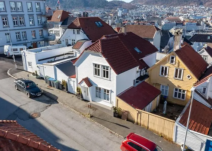 Dinbnb L Skansen Funhouse - 400m To Bryggen Gym & Parking Hébergement de vacances Bergen